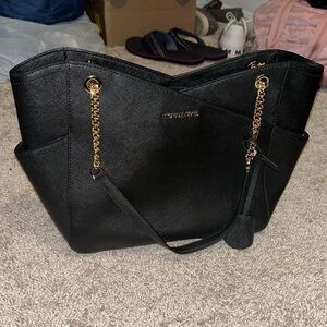 MICHAEL KORS JET SET TRAVEL BAG BLACK
